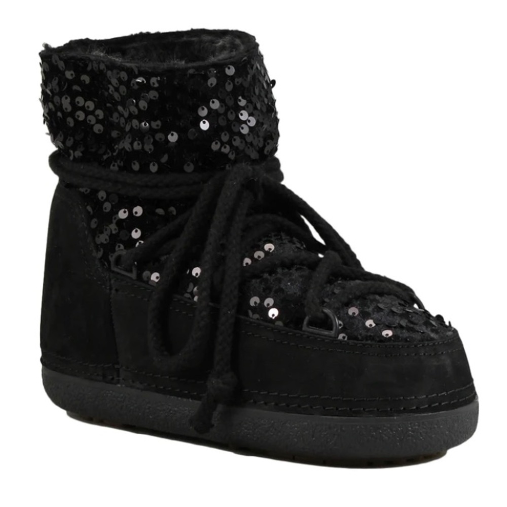 Ikkii snow boots - black glitter. Practically BRAND NEW